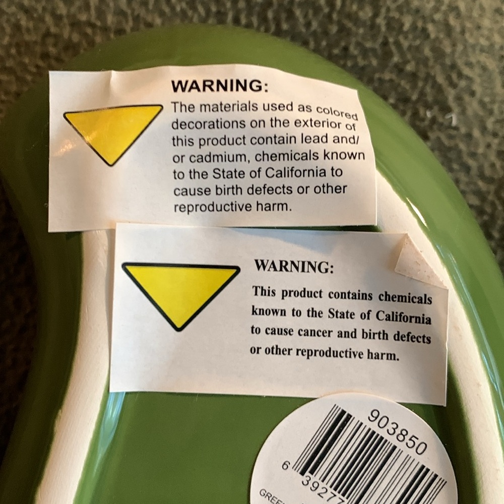 New Royal Norfolk red and green ceramic salsa dishes. Approx 4” x 7” x 2” - Picture 8 of 12